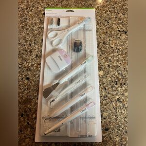 New Cricut Essentials Tool Set for arts and crafts fun